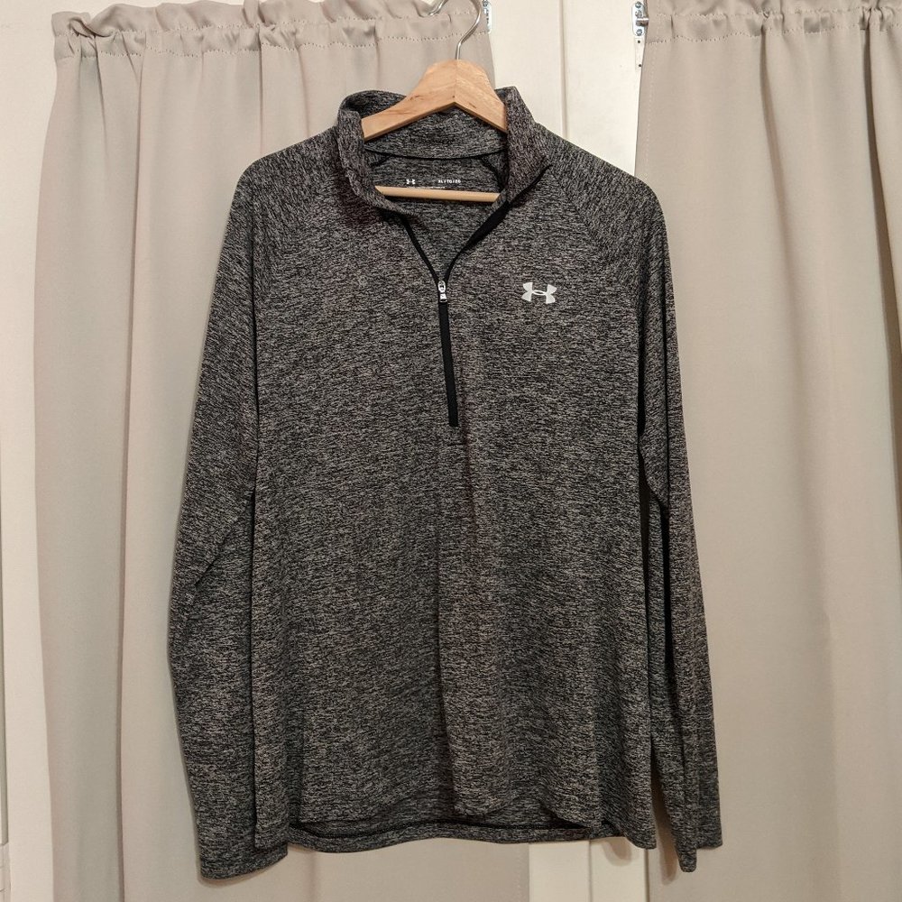 Long sleeved Under Armour 1/2 Zip